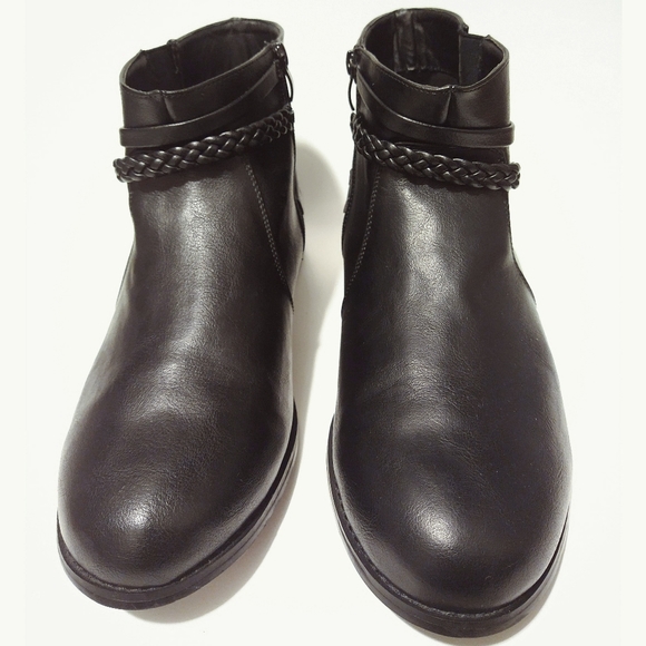 wide width black booties